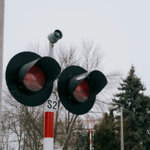 Guasto al passaggio a livello di Cantalupo. Nel primo pomeriggio “marcia a vista” per i treni