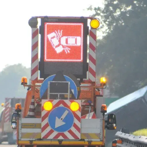 Scontro tra due camion sulla A26 a Masone: un ferito grave e 7 chilometri di coda verso Genova