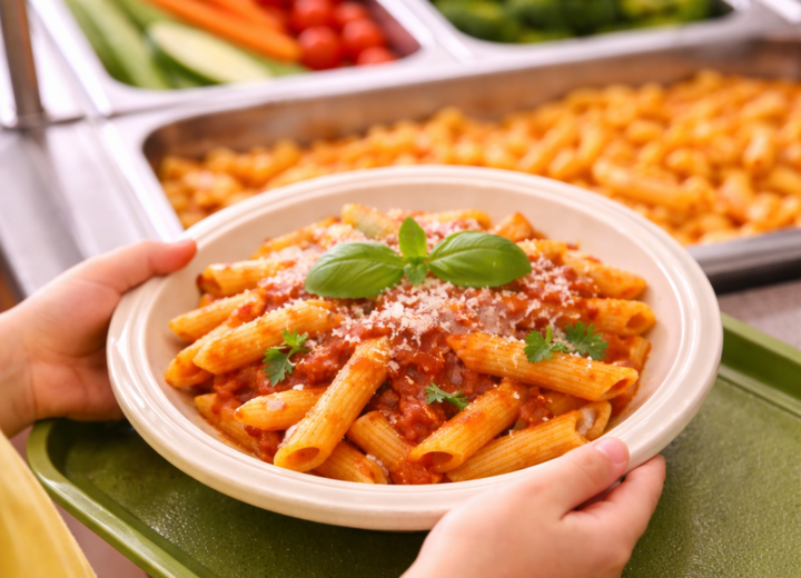 Slitta il self service nelle mense di due scuole di Alessandria: sperimentazione in primavera