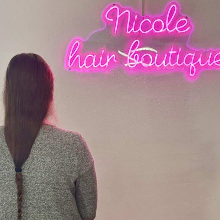 Tragedia di Crans Montana: un’altra parrucchiera aderisce alla raccolta di capelli offrendo un taglio gratis