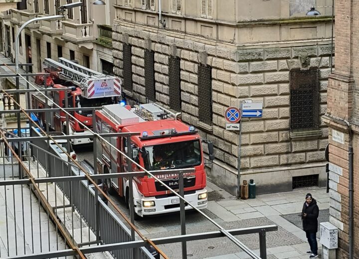 Buzzi Langhi (Forza Italia) dopo il principio di incendio in centro: “Struttura occupata abusivamente”
