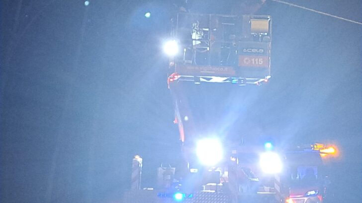 Cedimento di un palo della linea telefonica a Rivalta Bormida