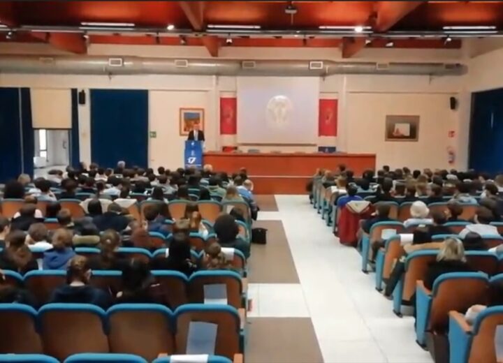 Le mafie ieri e oggi: oltre 280 studenti in Questura a Pavia per il laboratorio con il Vicario del Questore