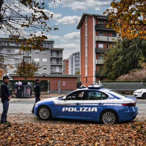 Tenta di rubare una borsa e un profumo in un centro commerciale di Alessandria: arrestato