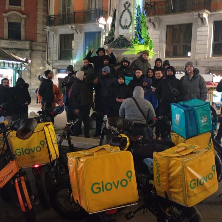 Due ore di stop delle consegne e corteo in centro: sabato nuova protesta dei rider di Alessandria