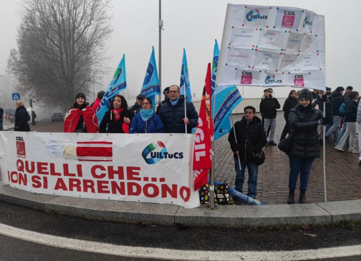 Lavoratori delle Terme licenziati: la protesta lungo il cammino della fiaccola