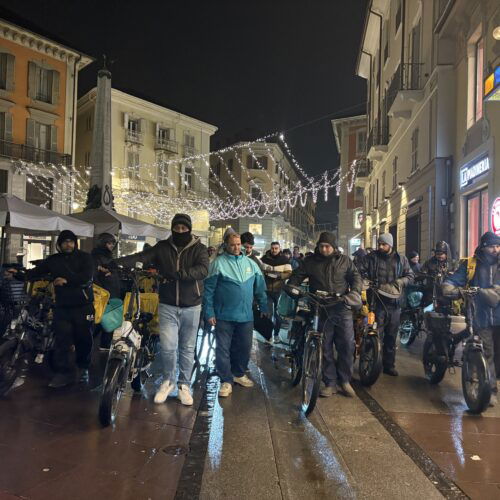 Terzo sabato di protesta per i rider di Alessandria: il 24 gennaio presidio davanti alla stazione
