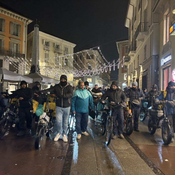 Terzo sabato di protesta per i rider di Alessandria: il 24 gennaio presidio davanti alla stazione