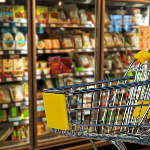 Spesa, indagine Altroconsumo: premiate le insegne locali e cresce il peso dei discount