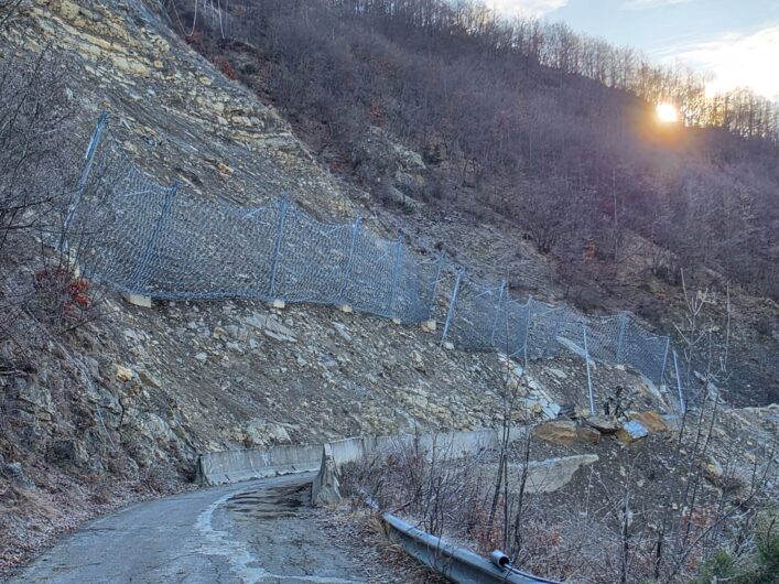 A Carrega Ligure riaperta dopo un mese la strada provinciale 147: riparata la rete paramassi