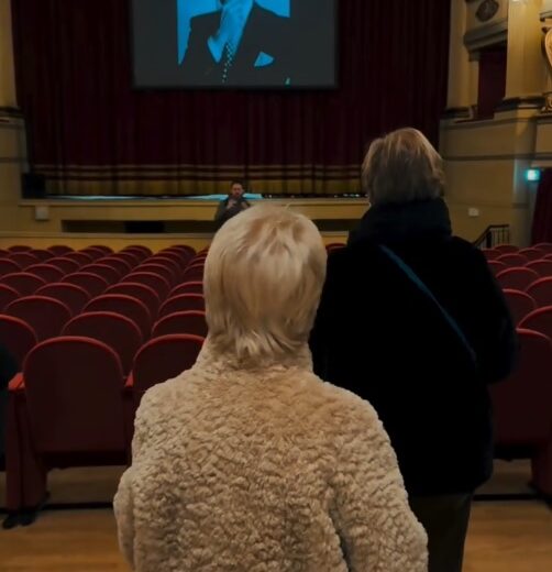 A Voghera il Teatro Valentino aperto per ricordare il grande stilista