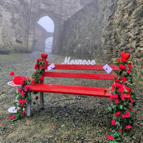A Mornese una panchina per gli innamorati davanti al castello Doria