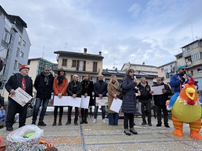Un’esplosione di colori e sorrisi in Piazza Ceriana per il 20° Carnevale del Quartiere Cristo