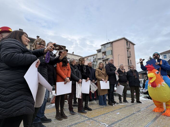 Un’esplosione di colori e sorrisi in Piazza Ceriana per il 20° Carnevale del Quartiere Cristo