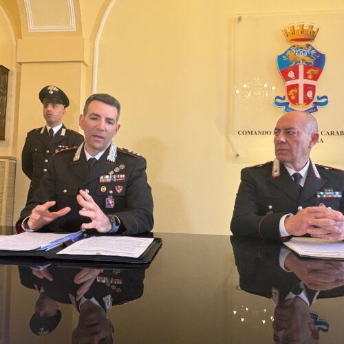 Si fingono carabinieri e truffano donna di 94 anni. I veri militari li ritracciano e recuperano i gioielli