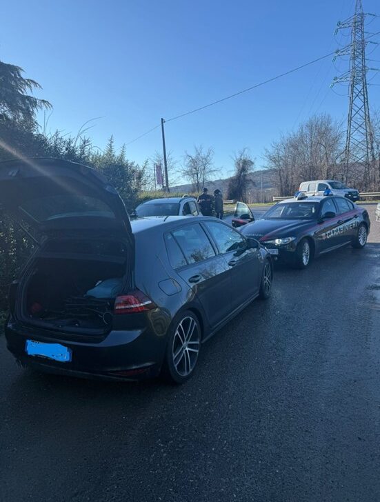 Tentano la truffa del finto incidente ma Carabiniere libero da servizio li smaschera