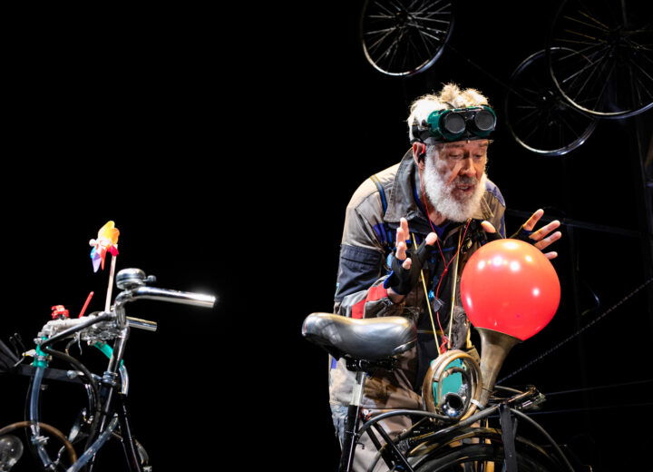 Al Teatro Lavagnino di Gavi Alessandro Benvenuti in scena con “Lieto Fine”