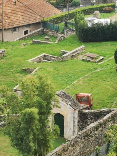 Brolo, il “paese dei gatti” sul Lago d’Orta. Una storia piemontese da riscoprire nella Giornata del Gatto