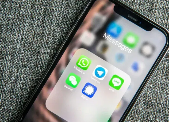 Truffa della “ballerina” su WhatsApp: cos’è, come funziona e come proteggersi