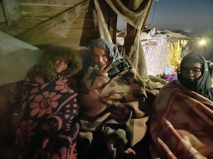 Sul Monte Sinai per Barbara: figlia e padre dedicano alla loro mamma e moglie un’escursione mozzafiato