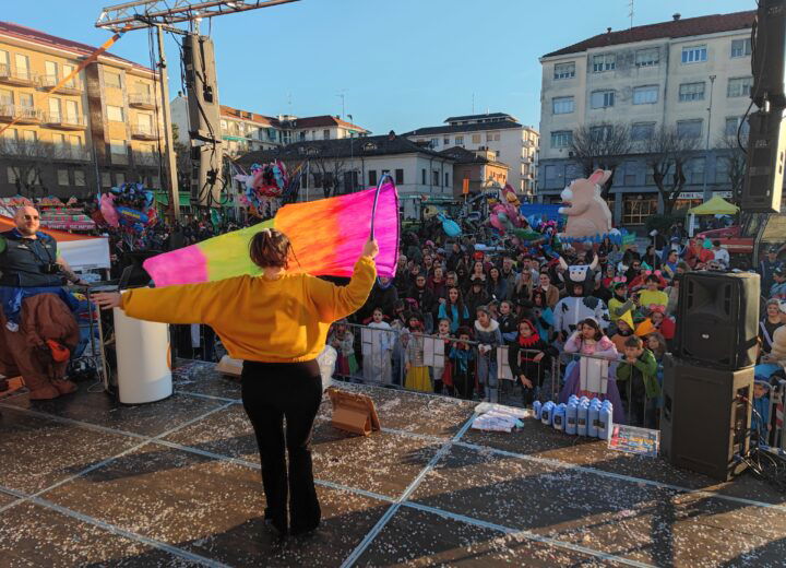 Colori, musica, coriandoli e tanti sorrisi al CarneValenza: vince il carro ValPop