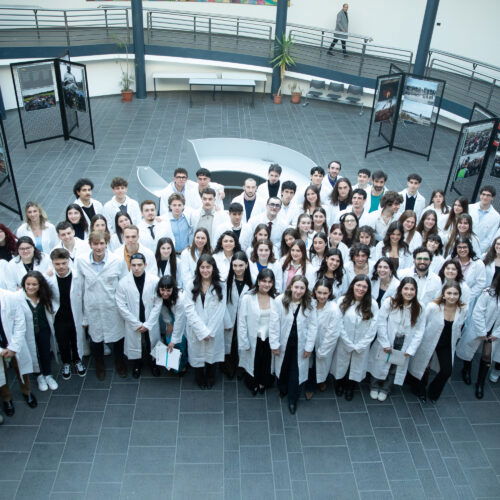 In camice bianco per la prima volta: ad Alessandria i futuri medici che imparano a curare anche con le parole