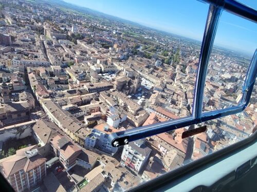 I Carabinieri di Voghera in volo sulla Lomellina con il nuovo elicottero
