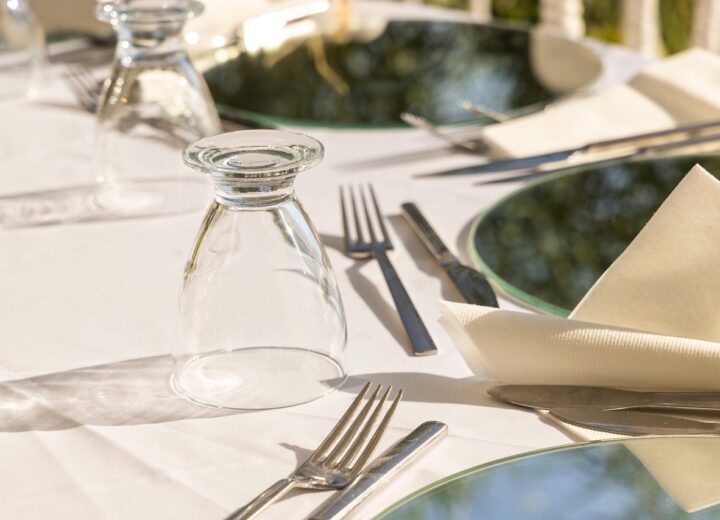 Mangia e non paga il conto di 70 euro: per un anno non potrà più andare nei ristoranti del Pavese