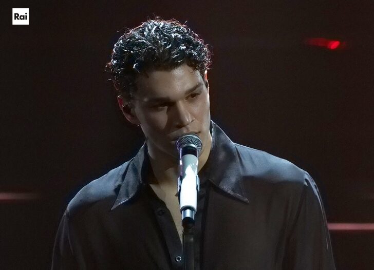 Sanremo 2026, Nicolò Filippucci trionfa tra le Nuove Proposte con “Laguna”