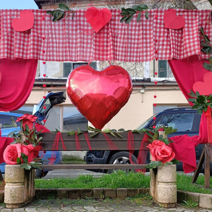 Fresonara aspetta gli innamorati: pronta la panchina di San Valentino