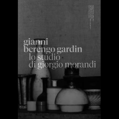 Il fotografo Berengo Gardin racconta il pittore Morandi: la mostra alle Gallerie d’Italia di Milano