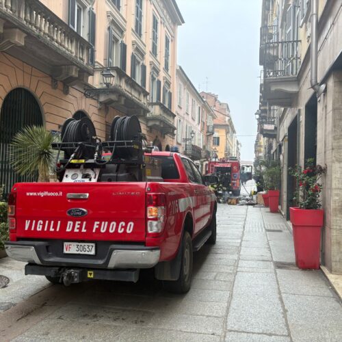 Incendio in un negozio di via Dante ad Alessandria