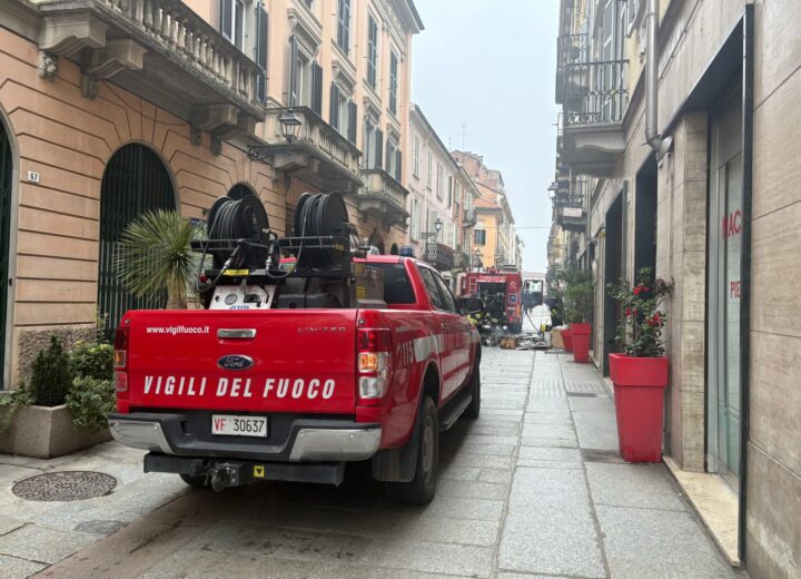 Incendio in un negozio di via Dante ad Alessandria