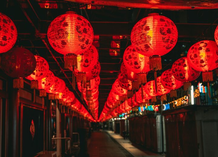 Da Ivrea a Shanghai. L’eporediese Davide Zambolin racconta l’anno del Cavallo di Fuoco, tra lanterne rosse e bagna cauda