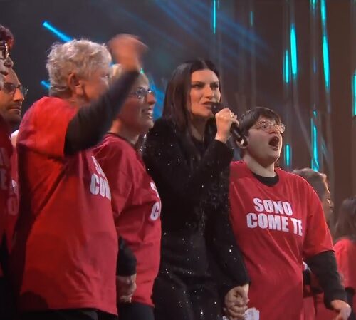 “Non siamo giullari”: Vanin (associazione Idea) su Laura Pausini e il coro delle persone con disabilità a Sanremo