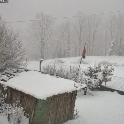 Torna la neve in collina, al confine con la Liguria