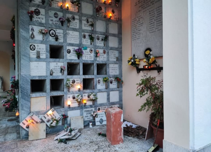 Tombe profanate a Gambarana per rubare rame: danneggiati sei ossari