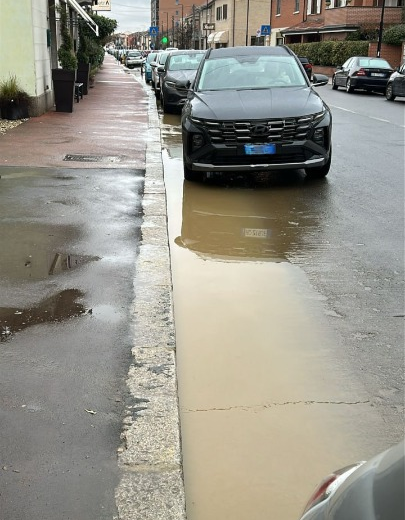 Maltempo: uscito il rio Lovassina a Spinetta e allagata via del Fontanone a Valmadonna
