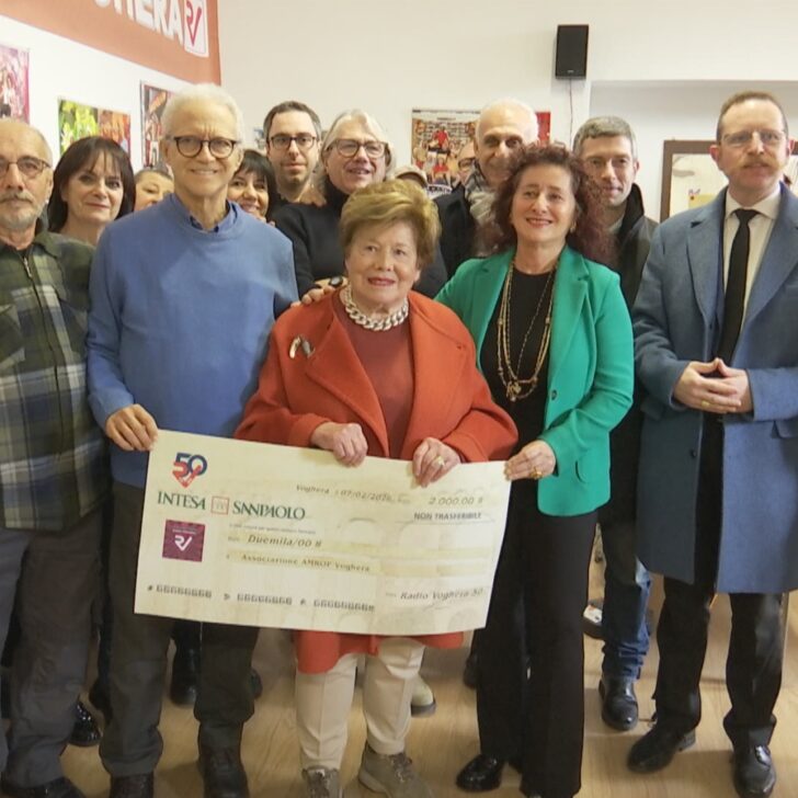 Cinquant’anni di voci, un gesto dal cuore: Radio Voghera dona ad AMROP il ricavato di “Microfono Aperto”