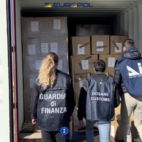 Maxi operazione contro il contrabbando internazionale di tabacchi: base di stoccaggio a Bosco Marengo