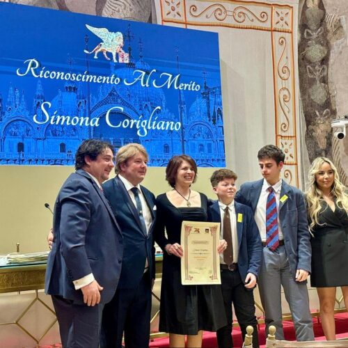 Simona Corigliano riceve il Gran Premio Internazionale di Venezia: la fondatrice di Charlotte’s Dress “orgoglio italiano nel mondo”