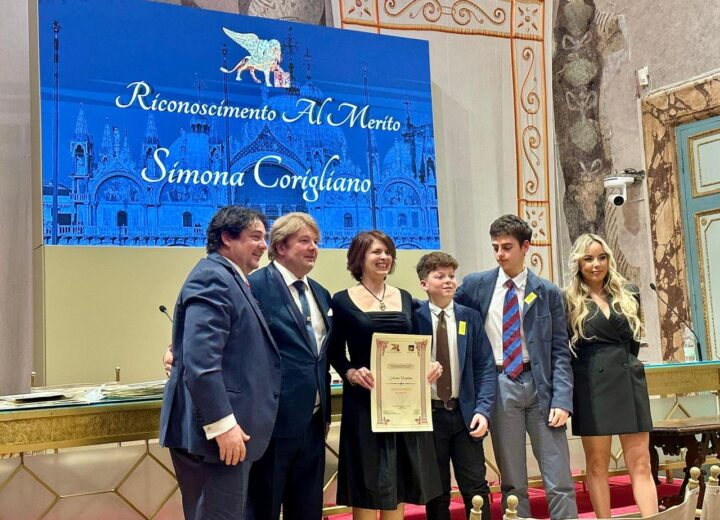 Simona Corigliano riceve il Gran Premio Internazionale di Venezia: la fondatrice di Charlotte’s Dress “orgoglio italiano nel mondo”