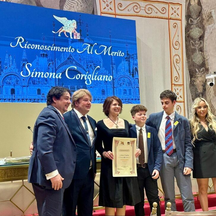 Simona Corigliano riceve il Gran Premio Internazionale di Venezia: la fondatrice di Charlotte’s Dress “orgoglio italiano nel mondo”