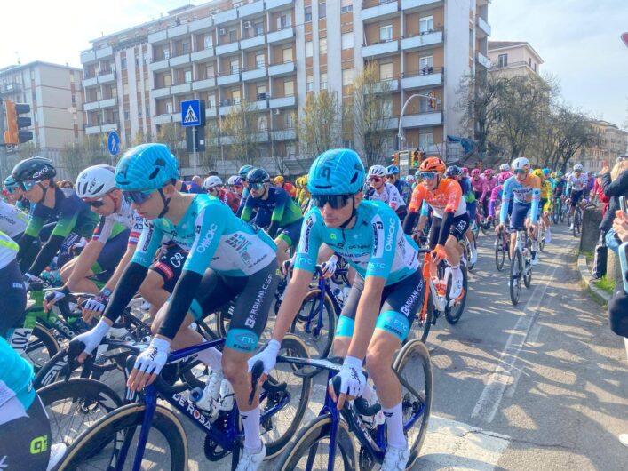 Con la Milano-Sanremo il grande ciclismo racconta il territorio pavese