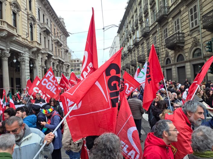 In migliaia a Torino per il corteo di Libera per tutte le vittime innocenti delle mafie