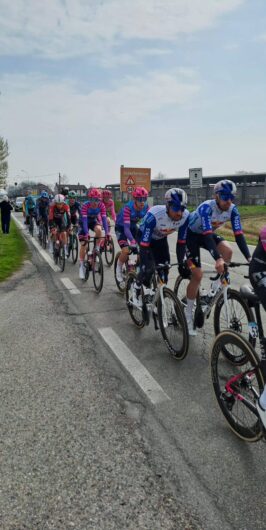 Con la Milano-Sanremo il grande ciclismo racconta il territorio pavese