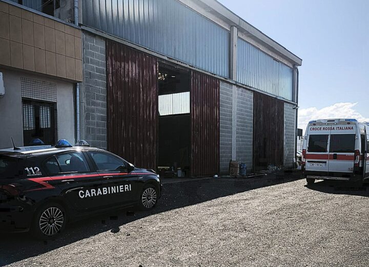 Precipita dal tetto di un capannone. Lavoratore portato in ospedale in gravi condizioni