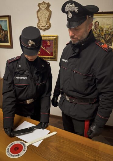 Litiga con il coinquilino e lo accoltella. Arrestato uomo a Pieve Porto Morone per tentato omicidio