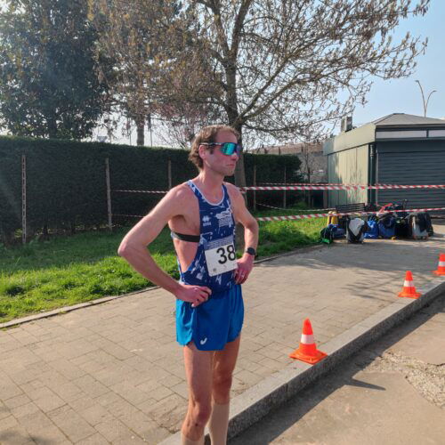 Alex Schwazer si ritira dopo la penalità ma vince la medaglia più bella, l’affetto della gente: “Grazie”