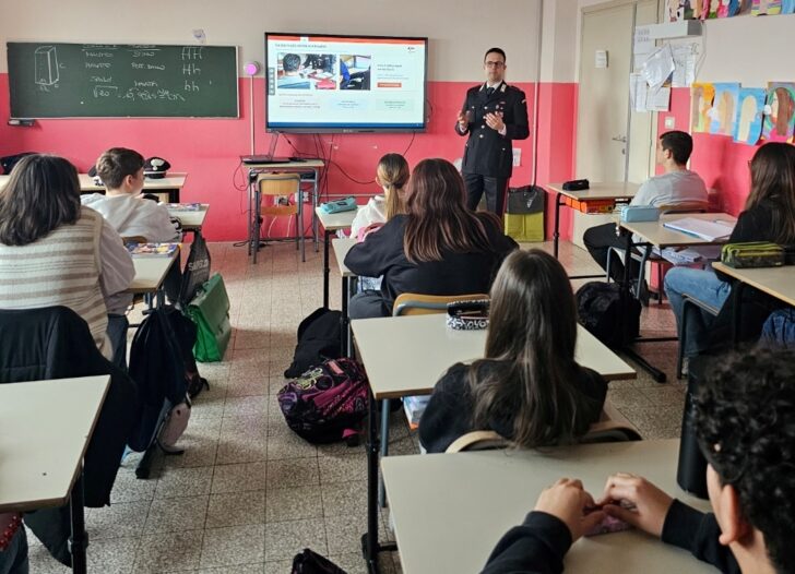 I Carabinieri incontrano gli studenti di Fubine: a scuola una lezione su legalità, bullismo e rischi online